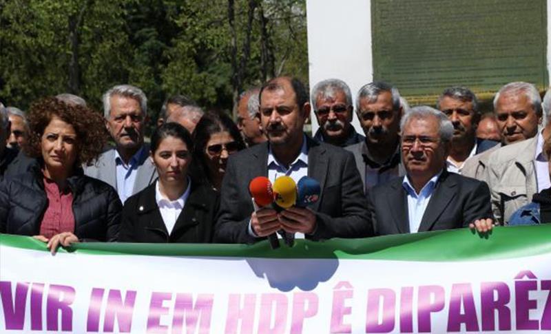HDP; GÖZALTILARI VE YAPILAN BASKINLARI BİRÇOK KENTE PROTESTO ETTİ